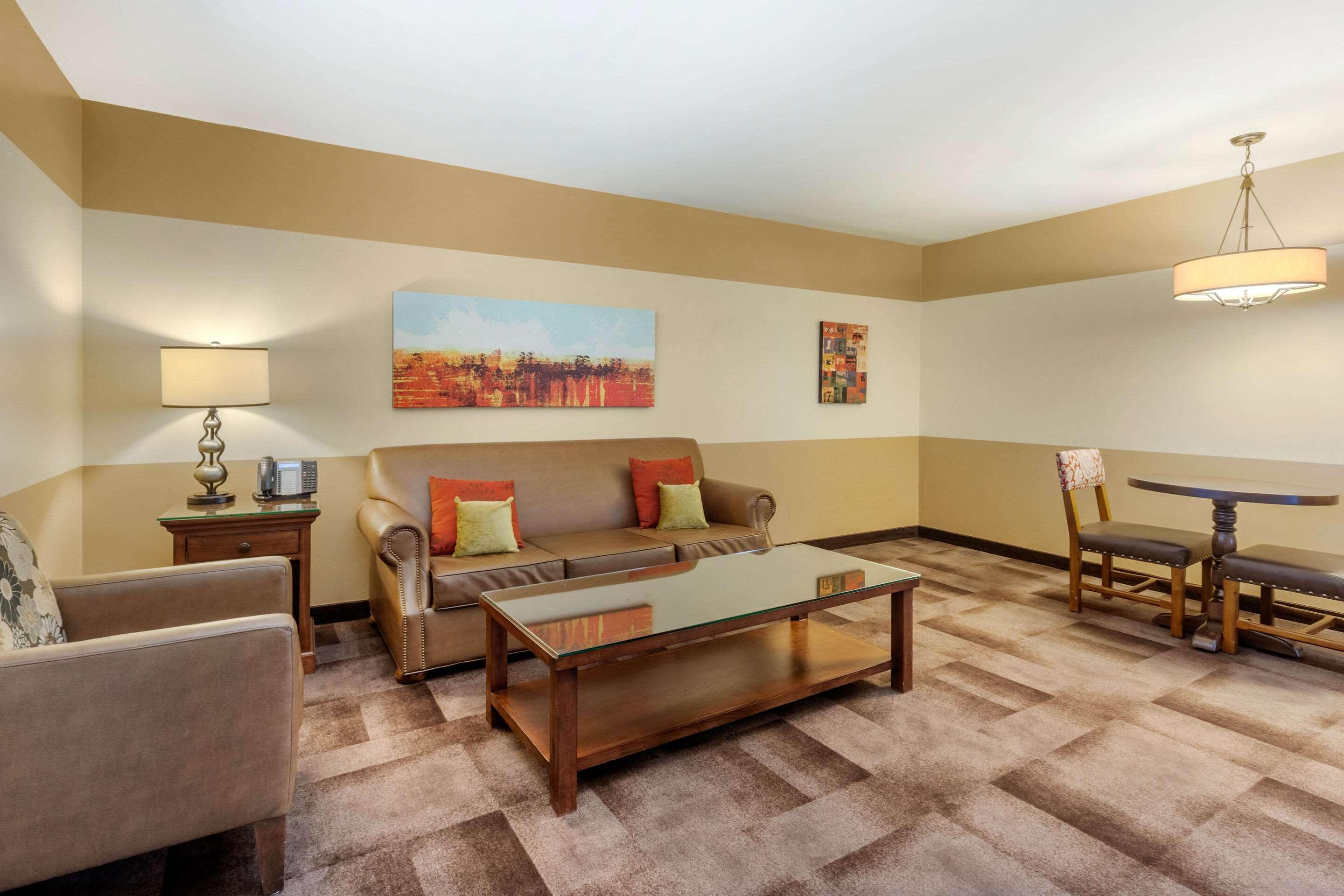 Carlton Oaks Lodge, Ascend Hotel Collection Santee Buitenkant foto