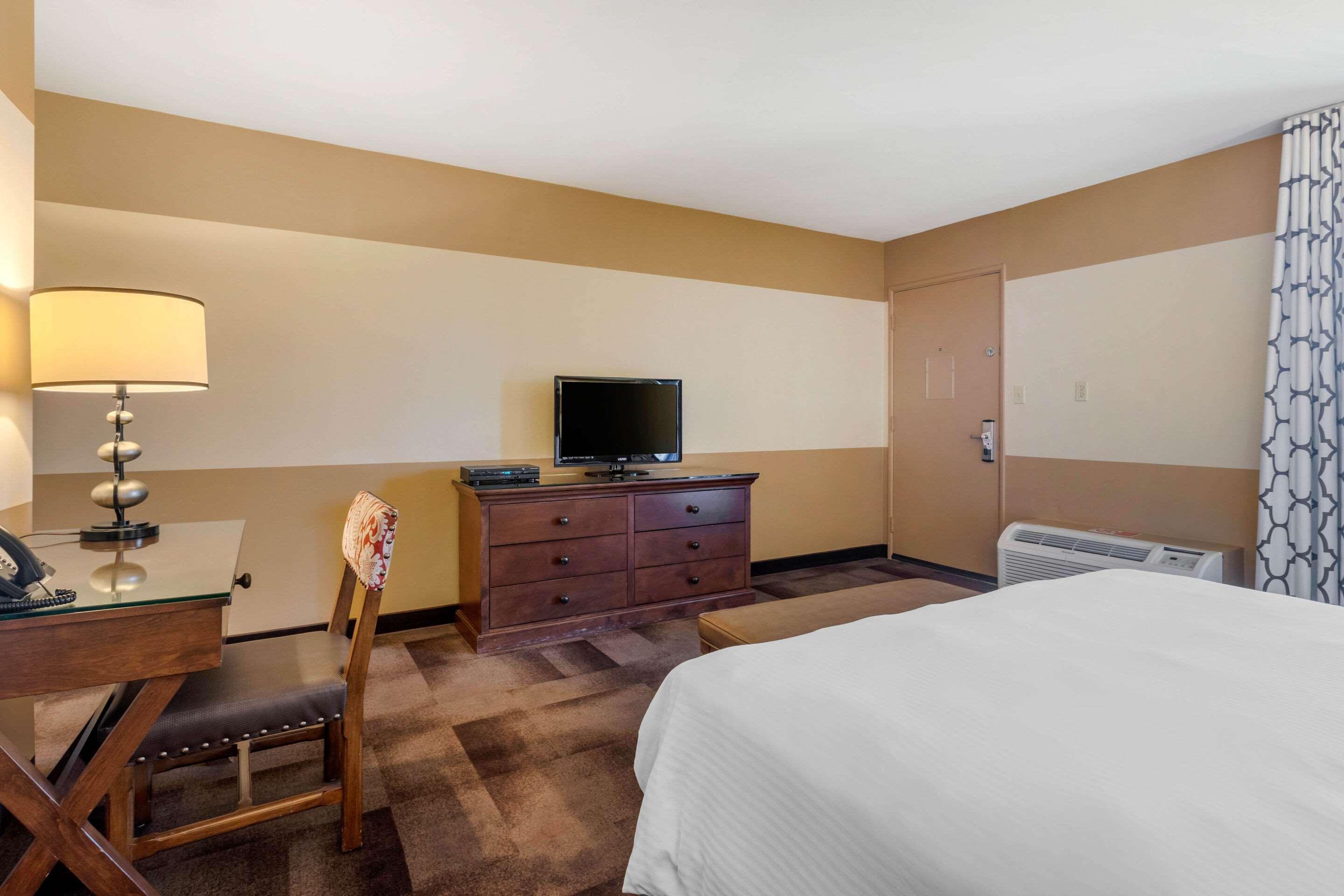 Carlton Oaks Lodge, Ascend Hotel Collection Santee Buitenkant foto